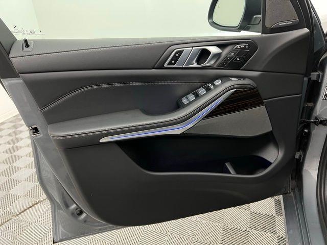 2025 BMW X7 xDrive40i AWD