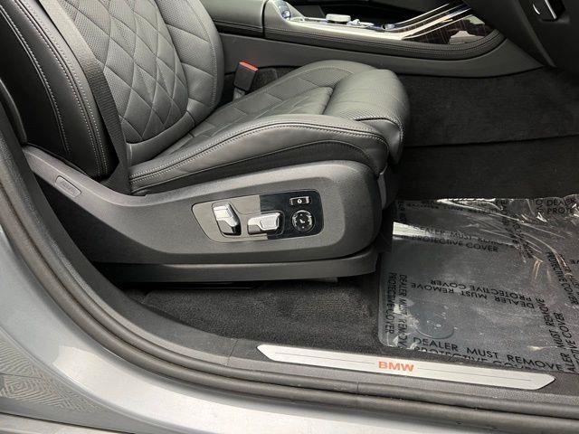 2025 BMW X7 xDrive40i AWD