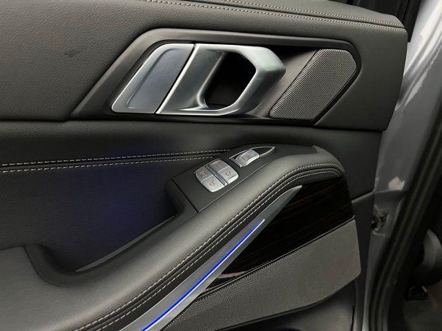 2025 BMW X7 xDrive40i AWD