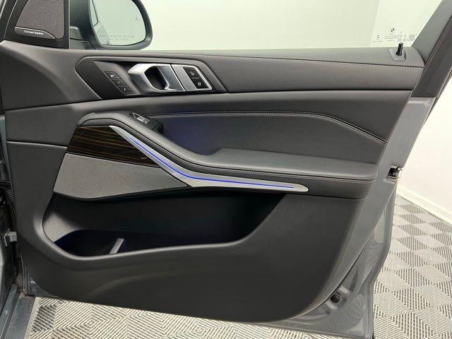 2025 BMW X7 xDrive40i AWD