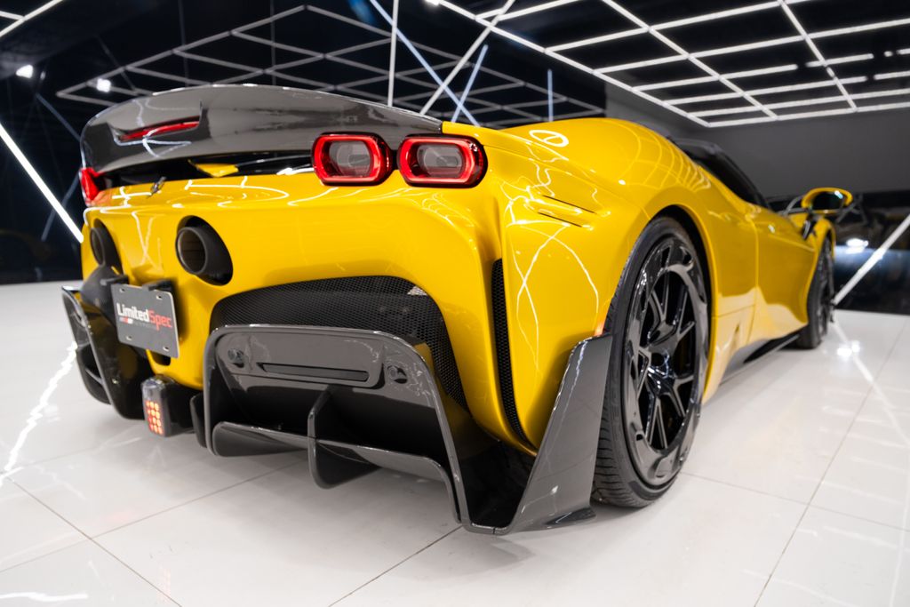 2022 Ferrari SF90 Spider Base AWD