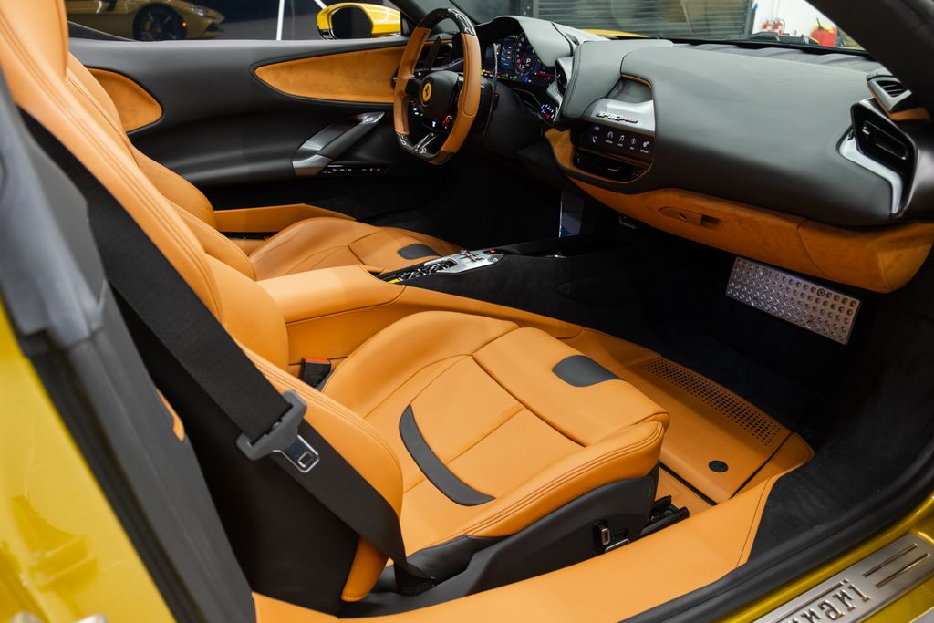 2022 Ferrari SF90 Spider Base AWD