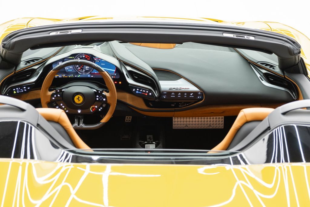 2022 Ferrari SF90 Spider Base AWD