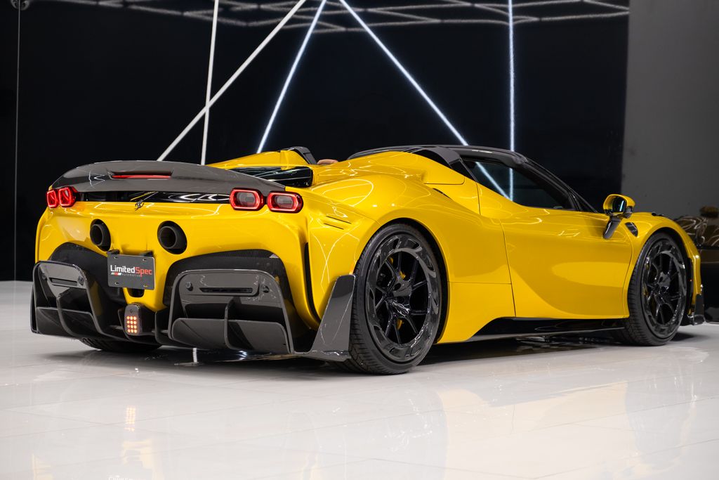 2022 Ferrari SF90 Spider Base AWD