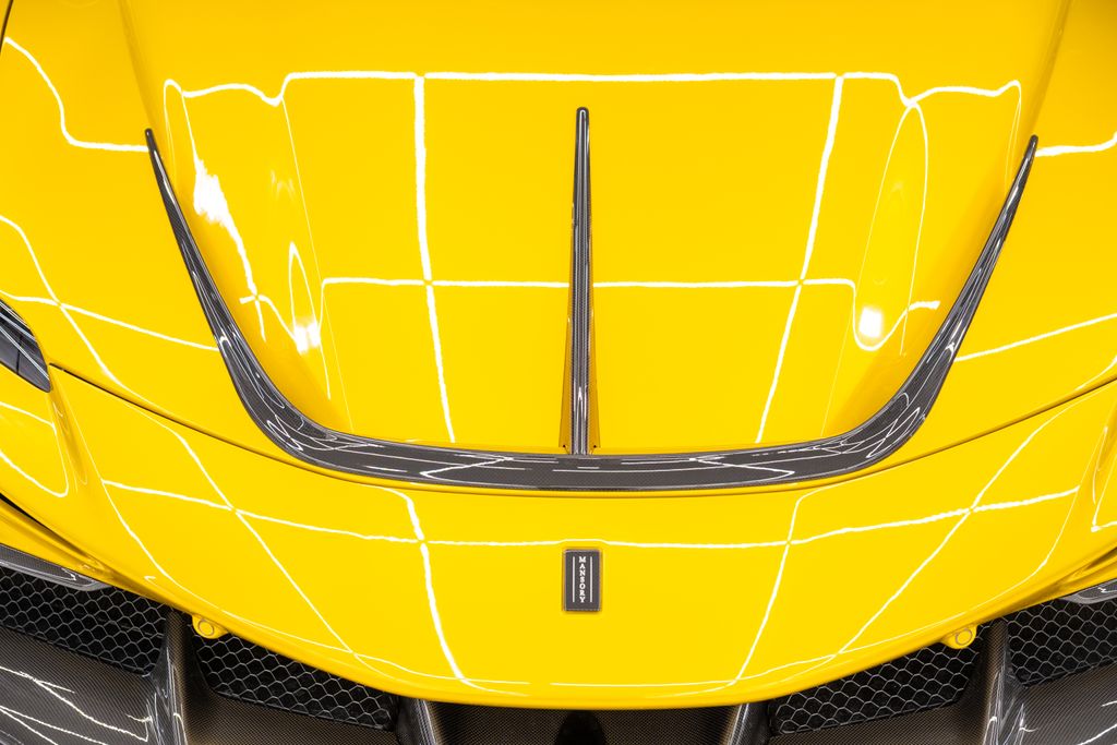 2022 Ferrari SF90 Spider Base AWD