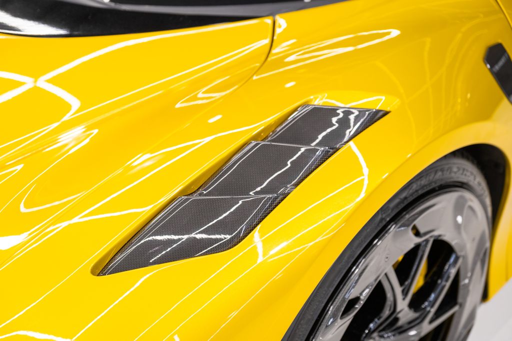 2022 Ferrari SF90 Spider Base AWD