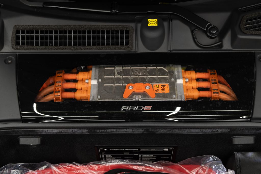 2022 Ferrari SF90 Spider Base AWD