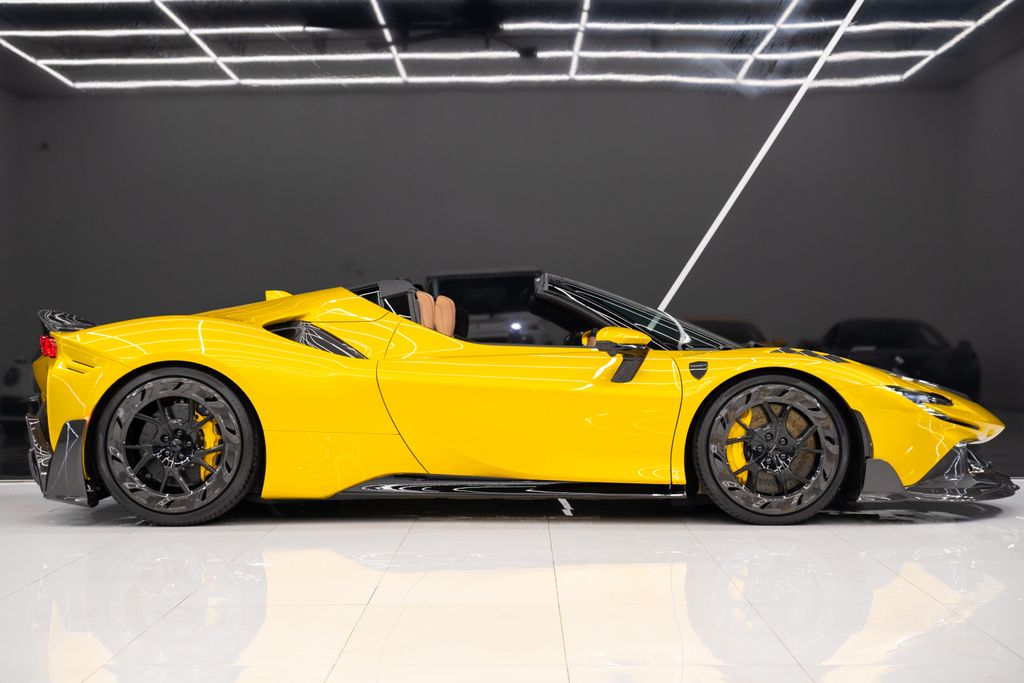 2022 Ferrari SF90 Spider Base AWD
