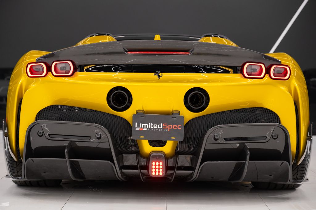 2022 Ferrari SF90 Spider Base AWD