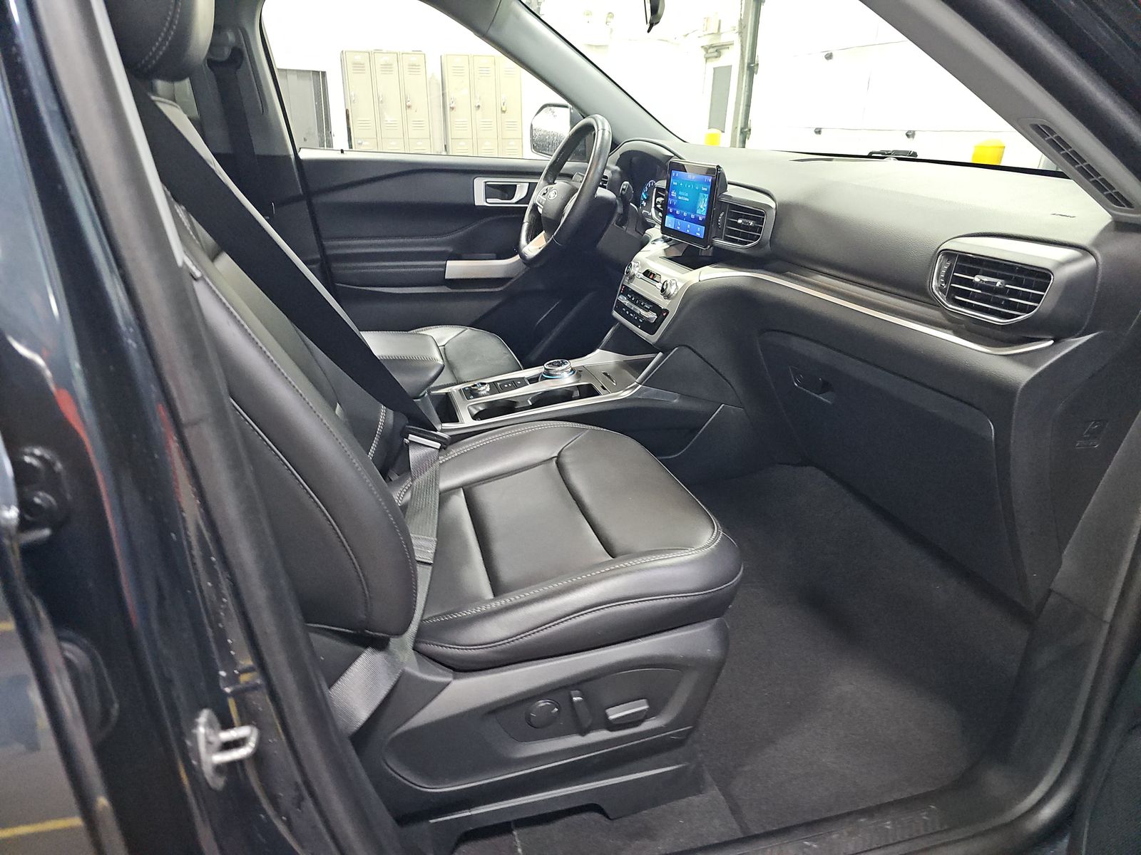 2022 Ford Explorer XLT AWD