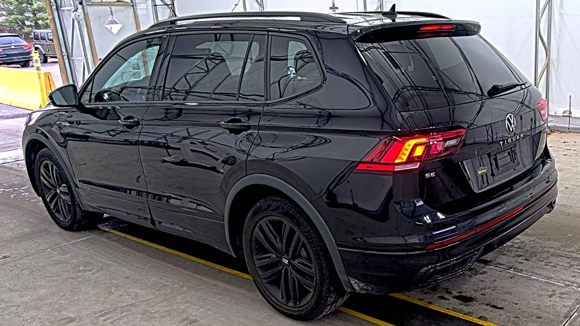 2022 Volkswagen Tiguan 2.0T SE R-Line Black AWD