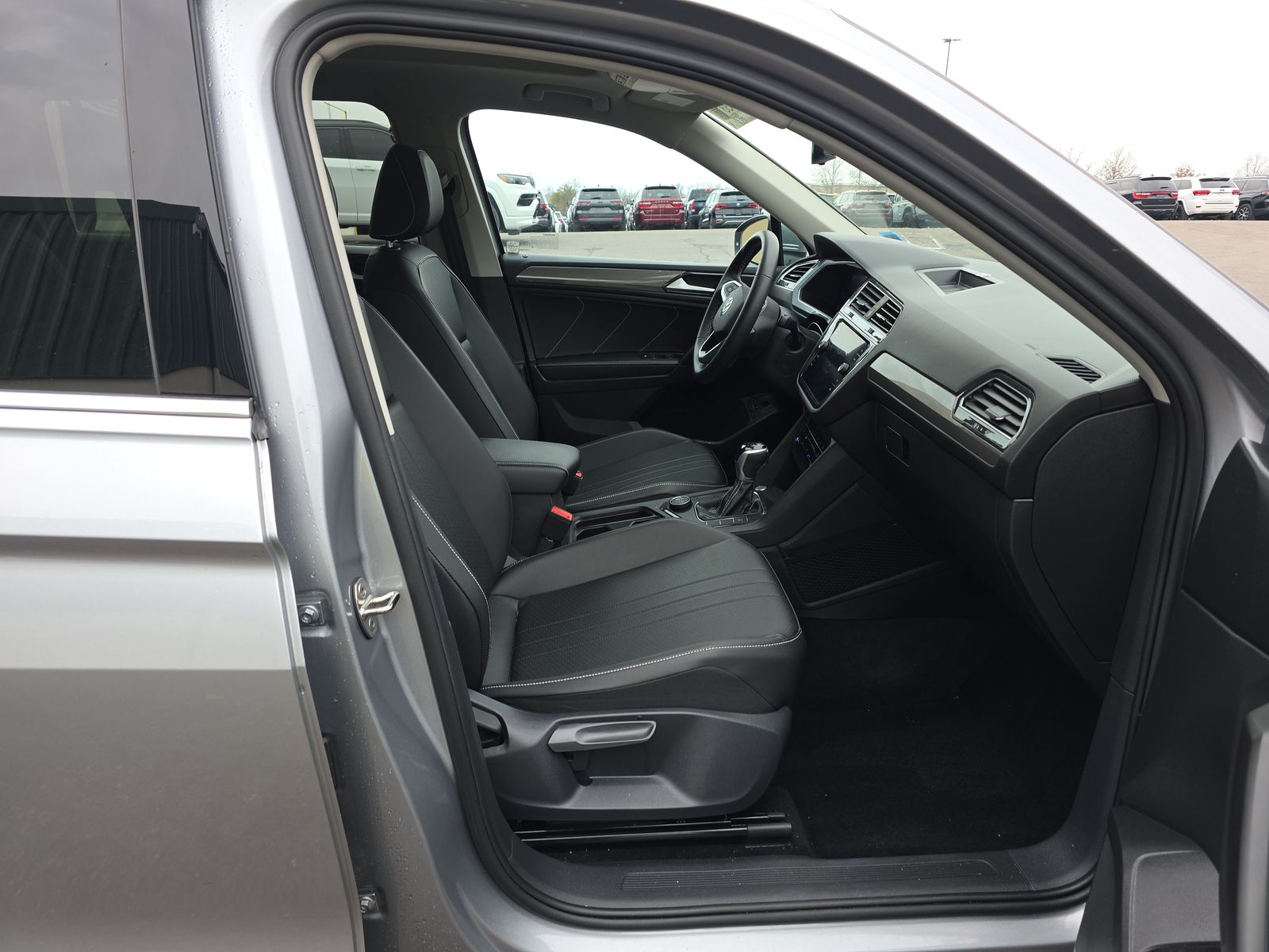 2022 Volkswagen Tiguan 2.0T SE AWD