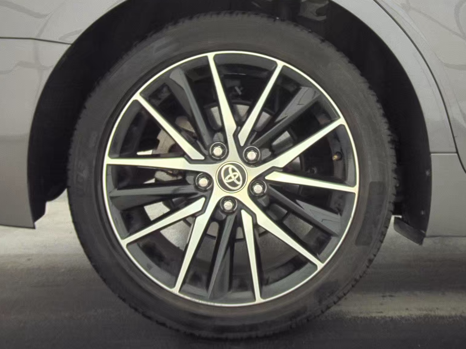 2024 Toyota Camry SE FWD