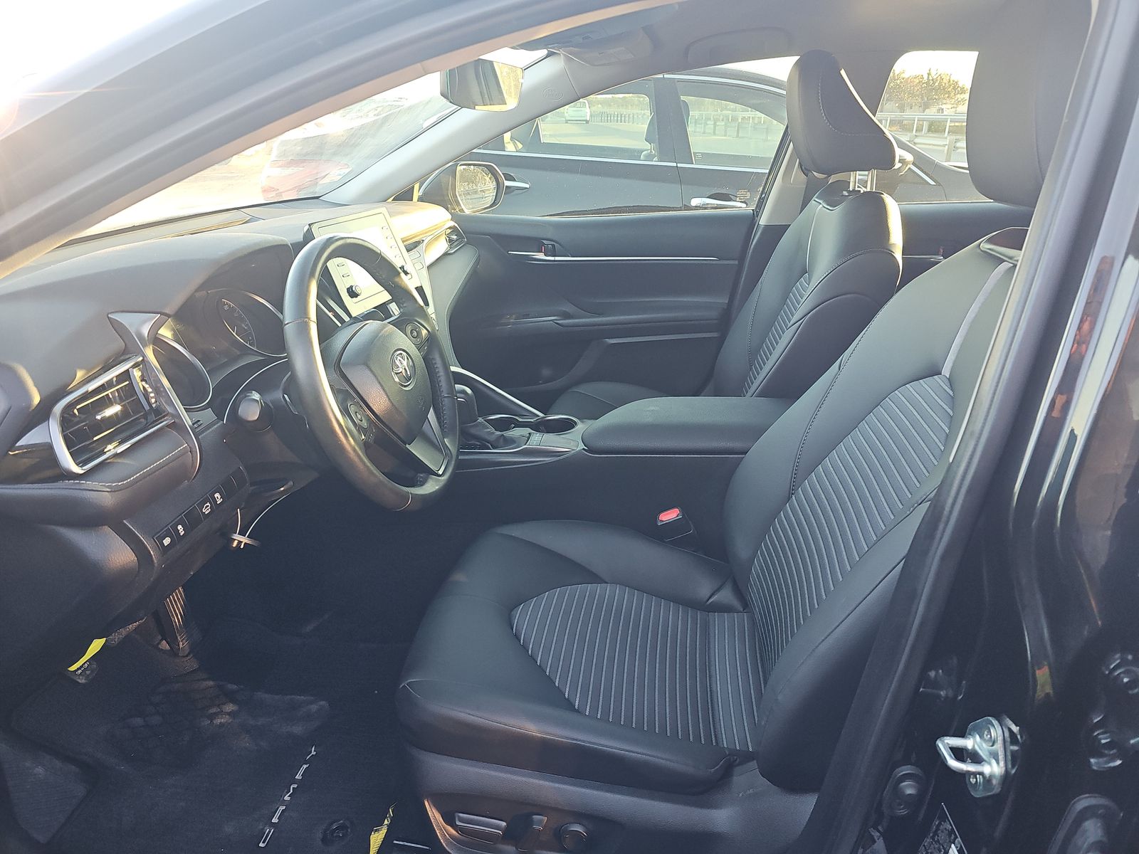 2024 Toyota Camry SE FWD