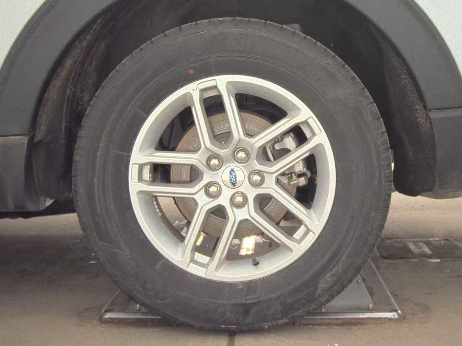 2025 Ford Explorer Active AWD