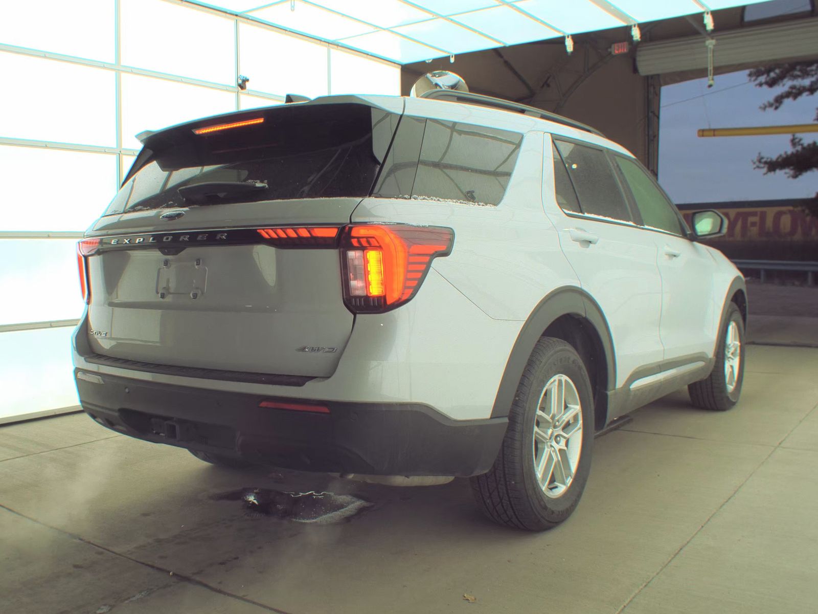 2025 Ford Explorer Active AWD