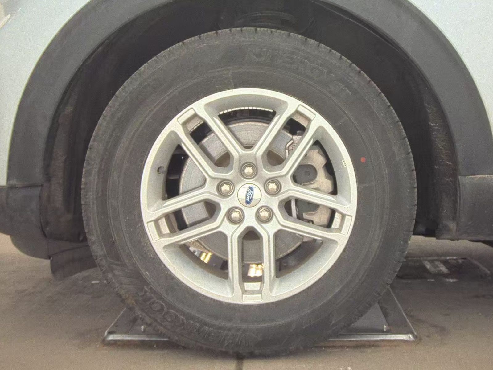 2025 Ford Explorer Active AWD