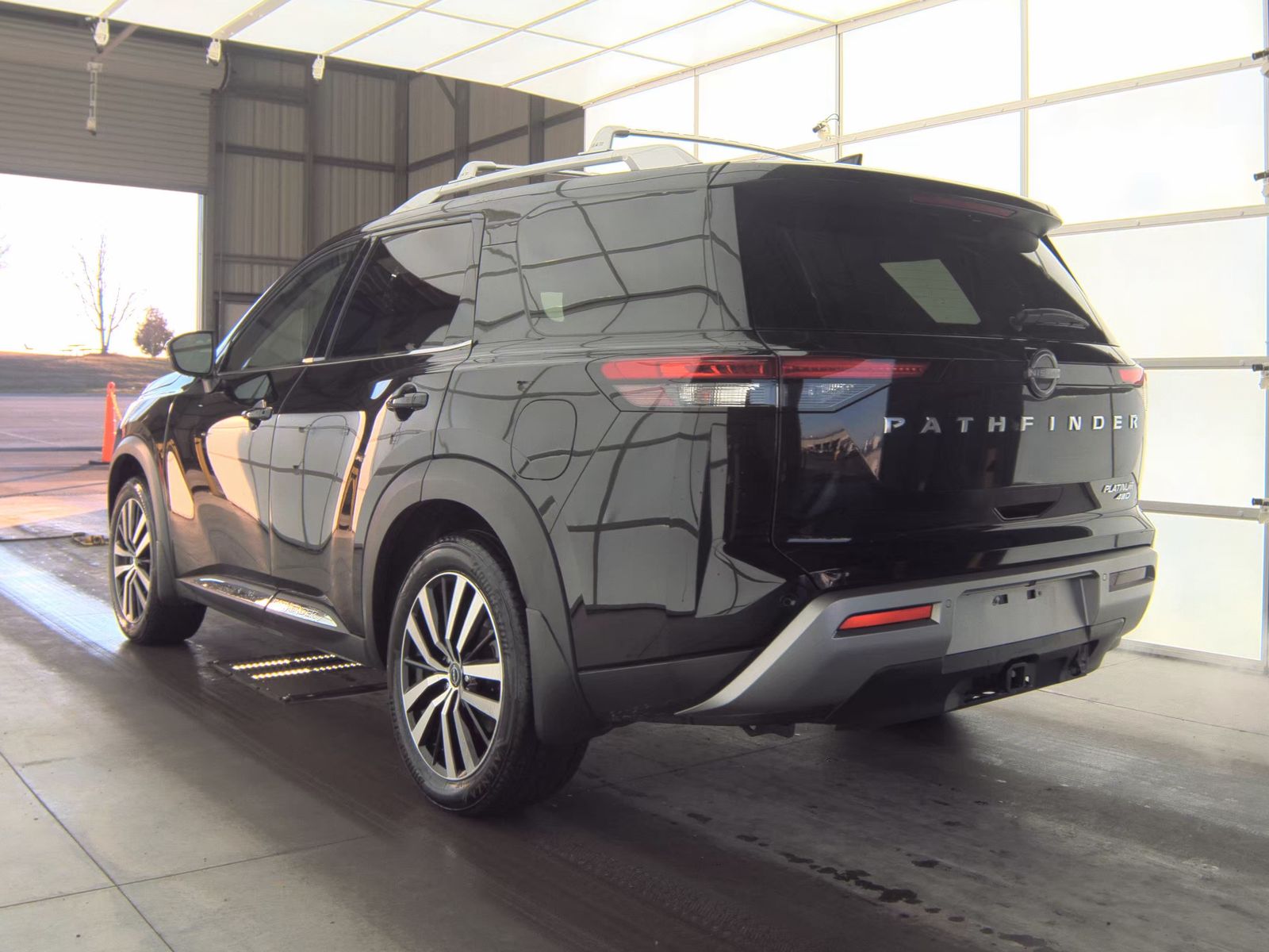 2024 Nissan Pathfinder Platinum AWD