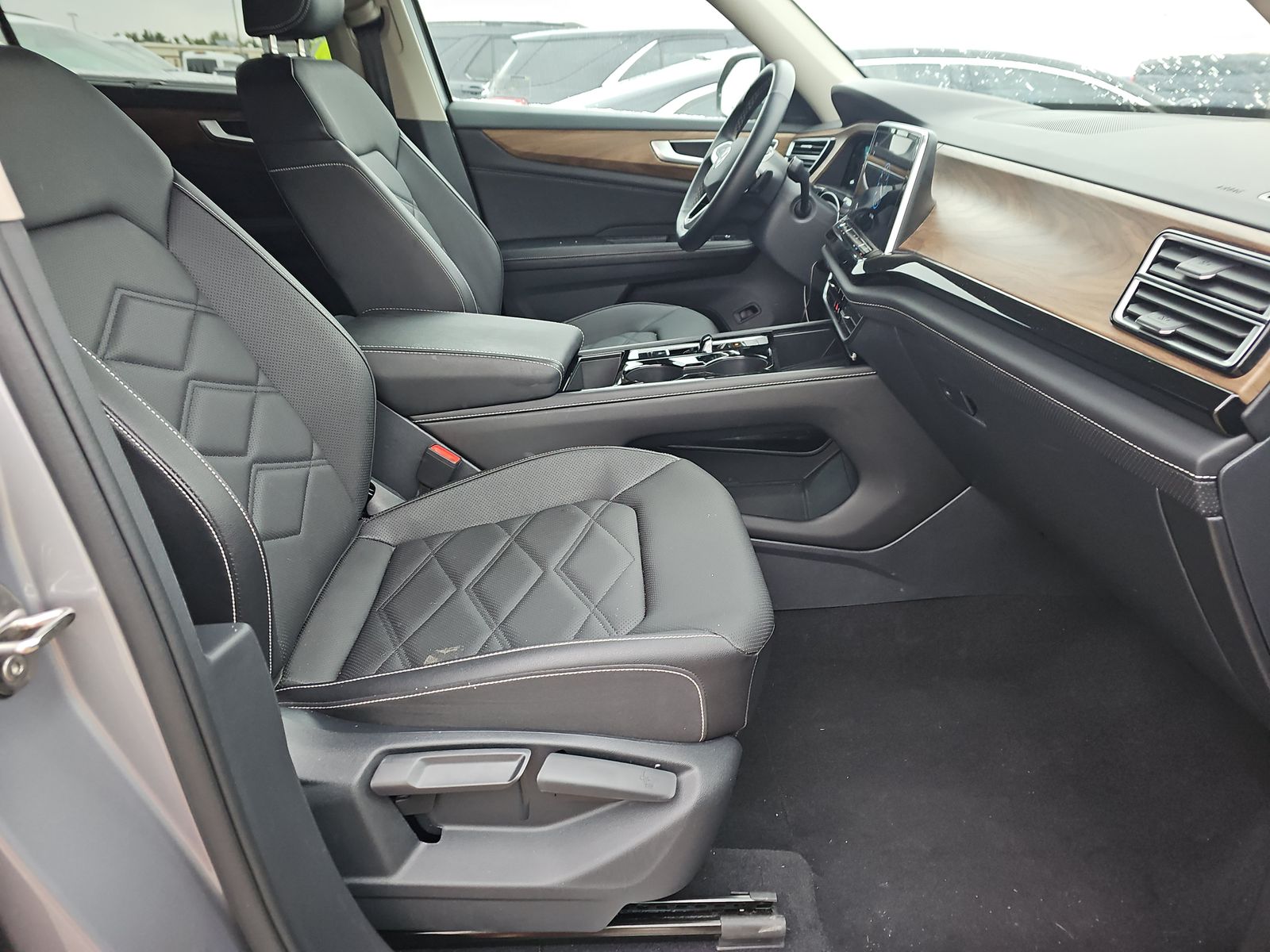 2025 Volkswagen Atlas 2.0T SE AWD