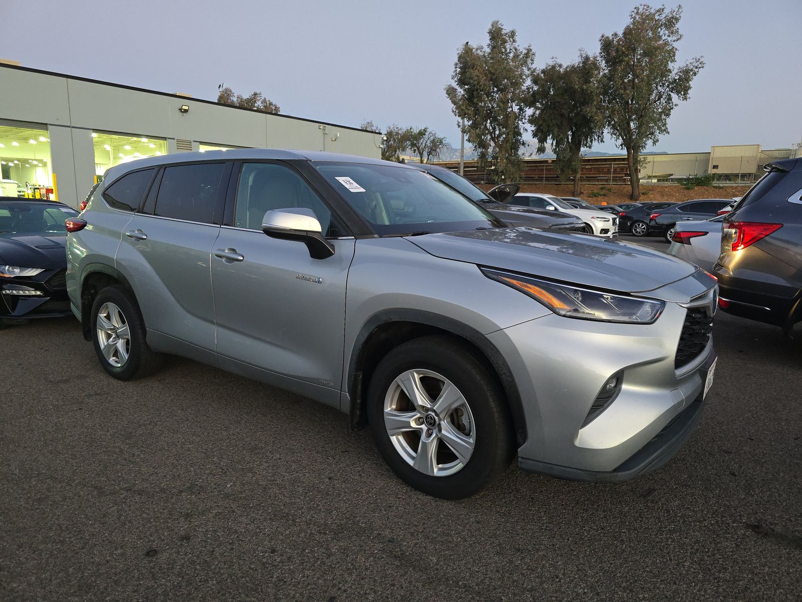 2021 Toyota Highlander Hybrid LE AWD