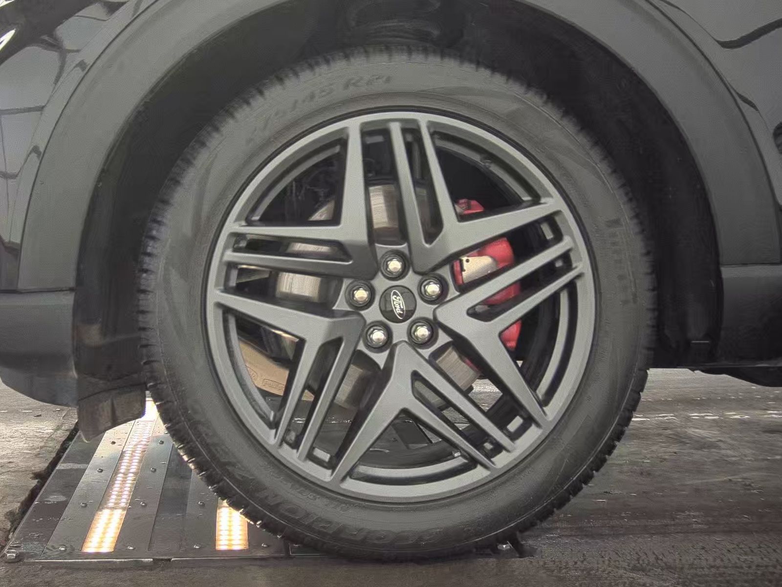 2025 Ford Explorer ST-Line AWD