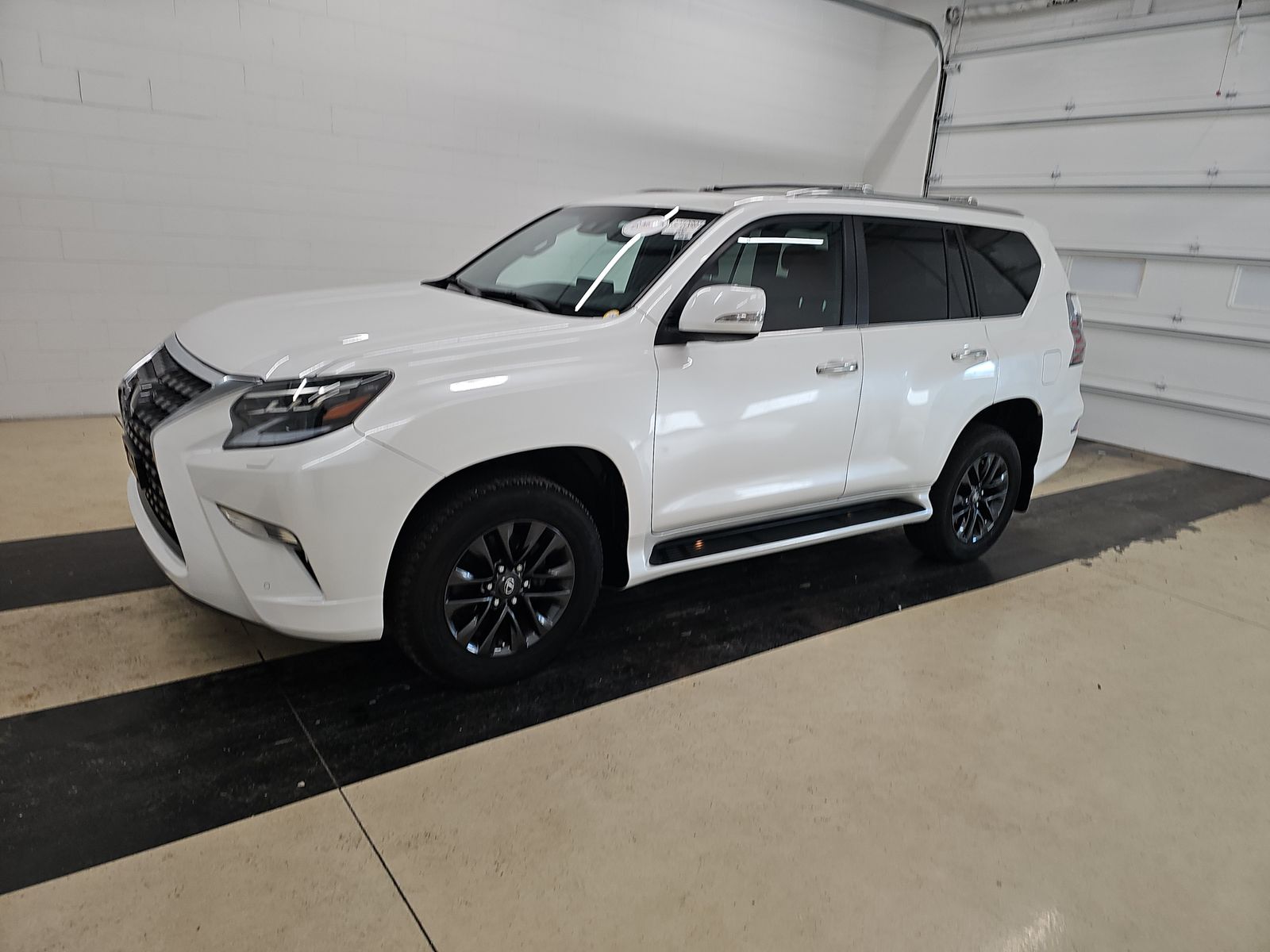 2023 Lexus GX PREMIUM's photo