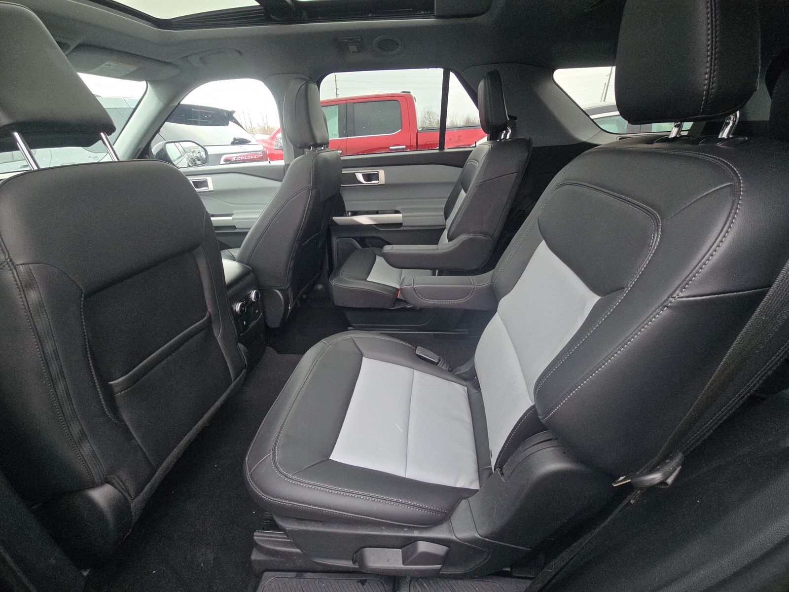 2023 Ford Explorer XLT AWD