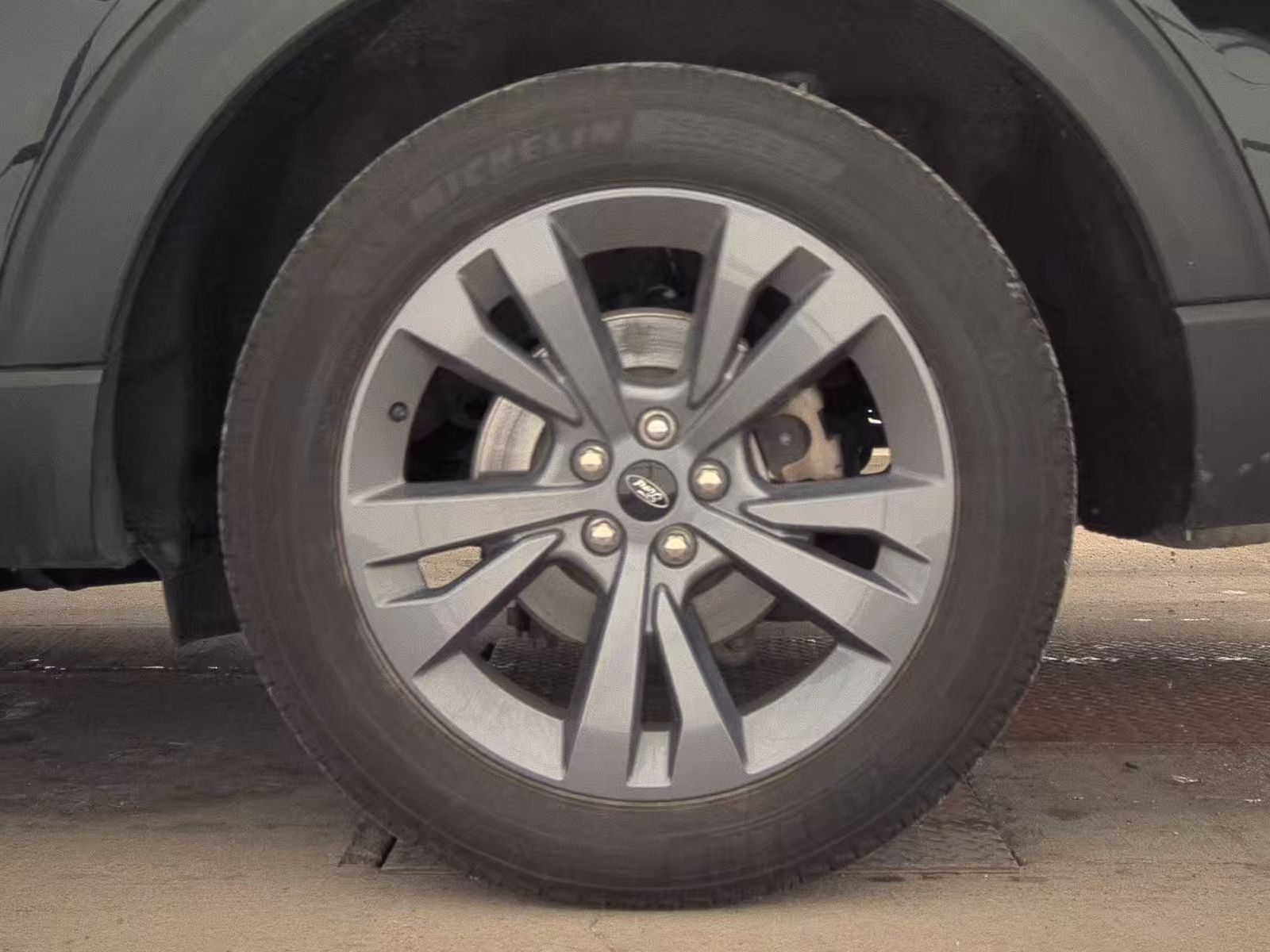 2023 Ford Explorer XLT AWD