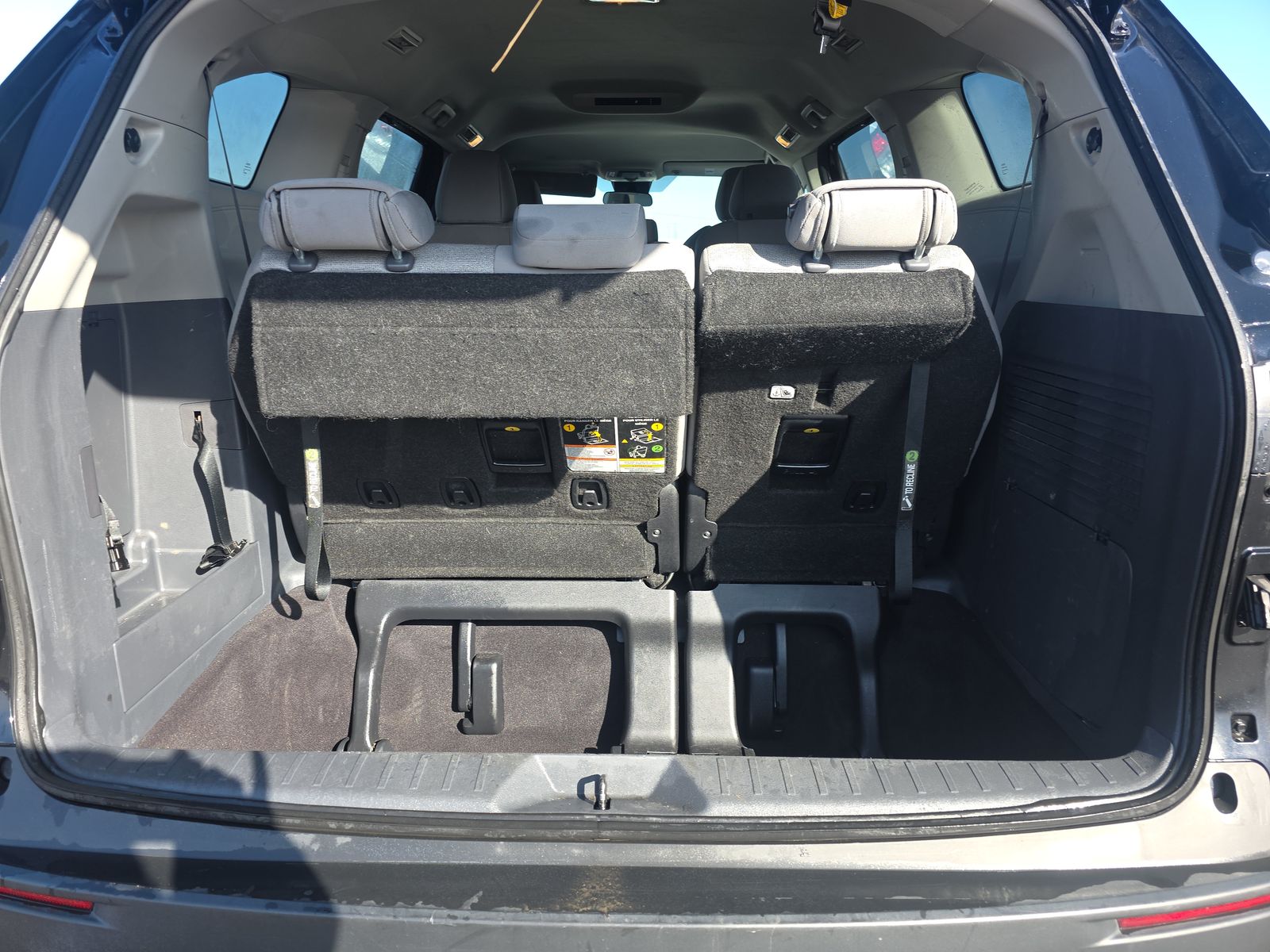 2024 Toyota Sienna LE FWD