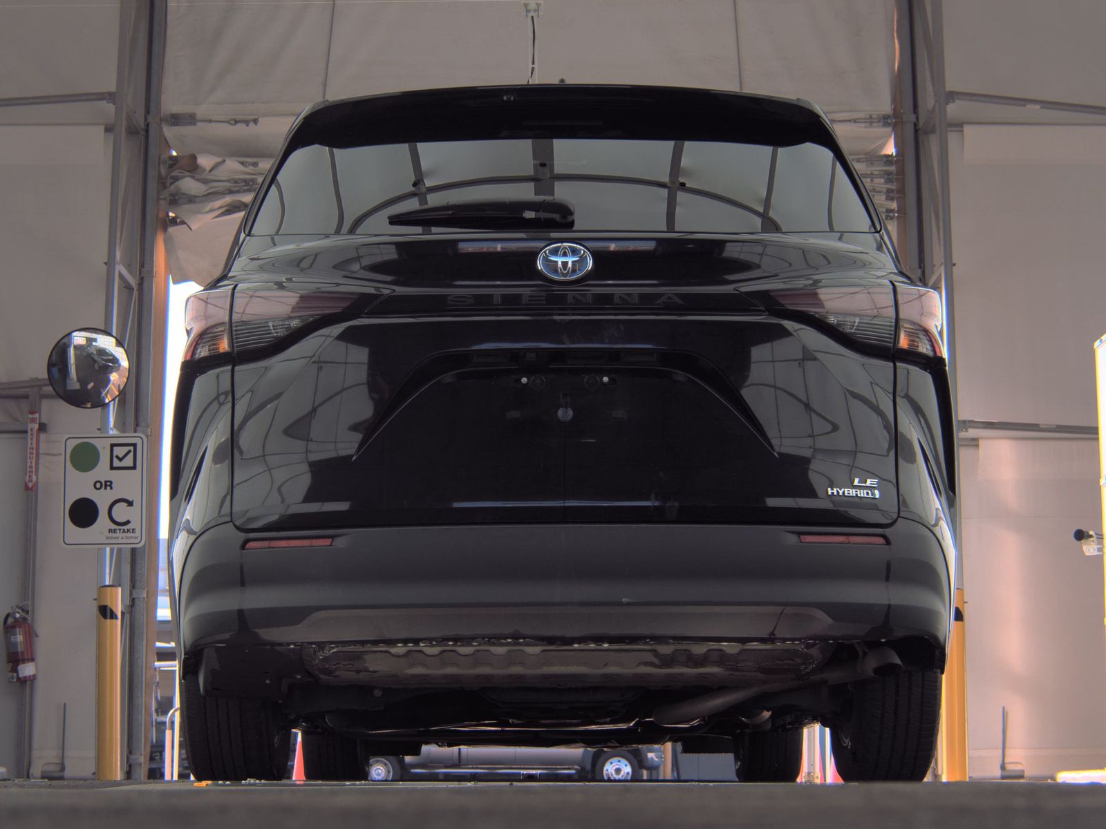 2024 Toyota Sienna LE FWD