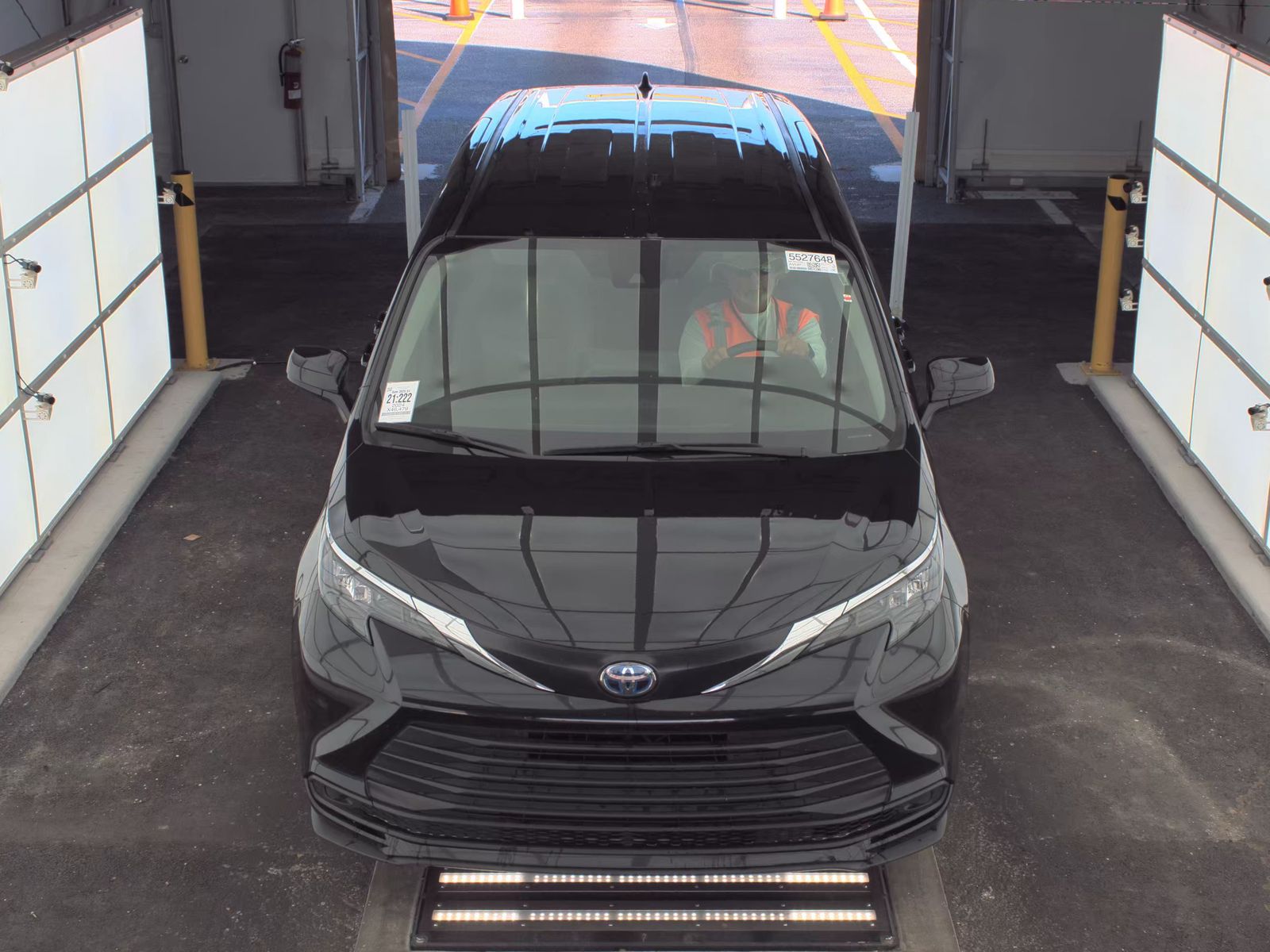 2024 Toyota Sienna LE FWD