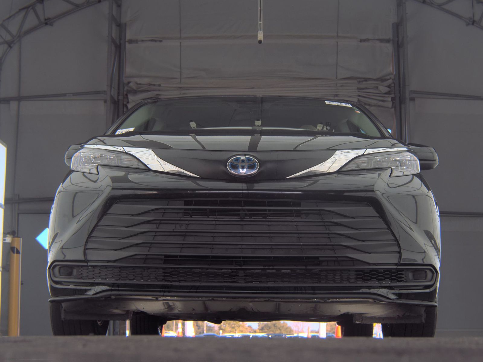 2024 Toyota Sienna LE FWD