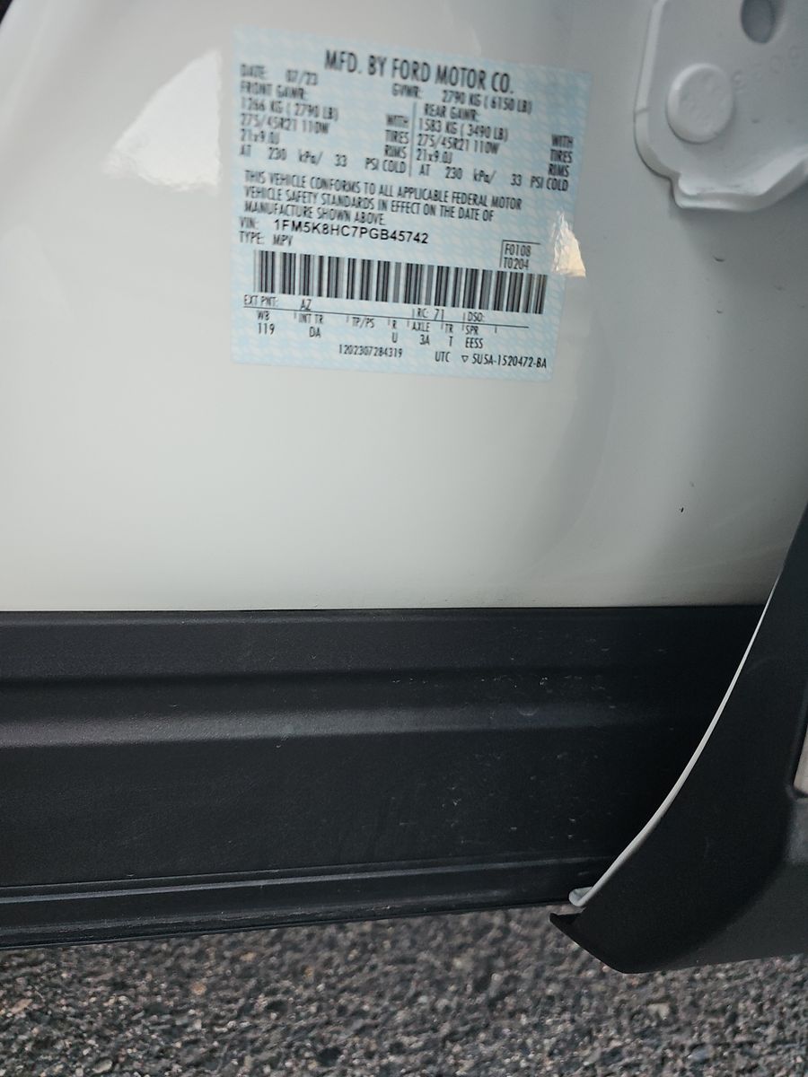 2023 Ford Explorer Platinum AWD