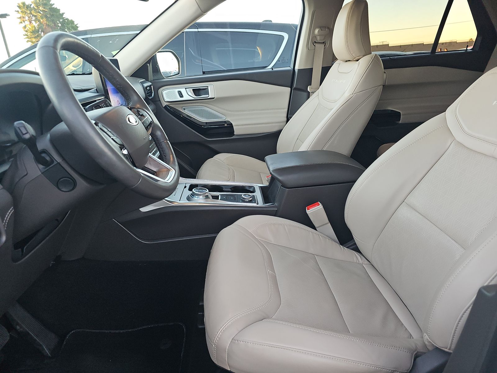 2023 Ford Explorer Platinum AWD