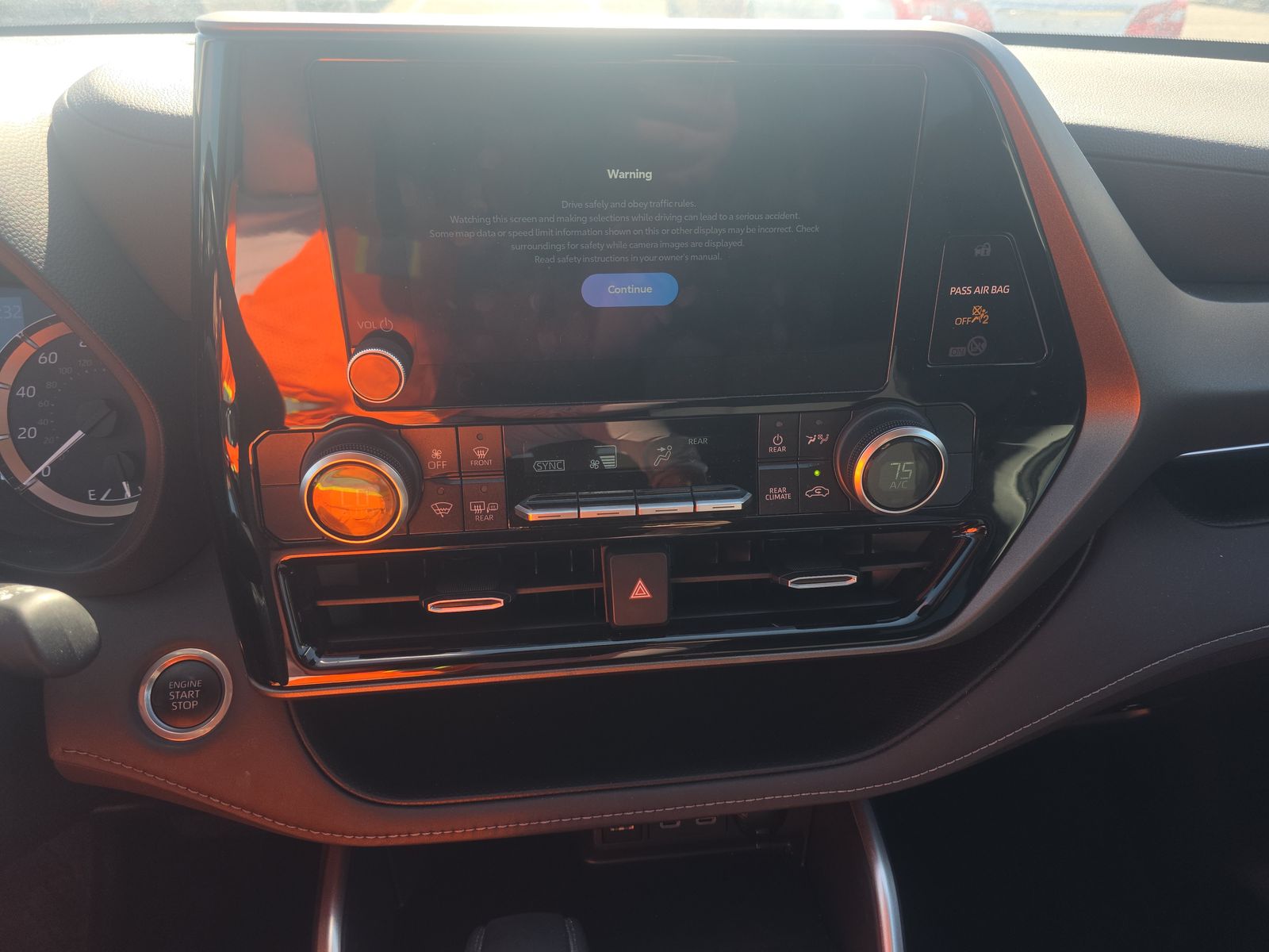 2024 Toyota Highlander LE AWD