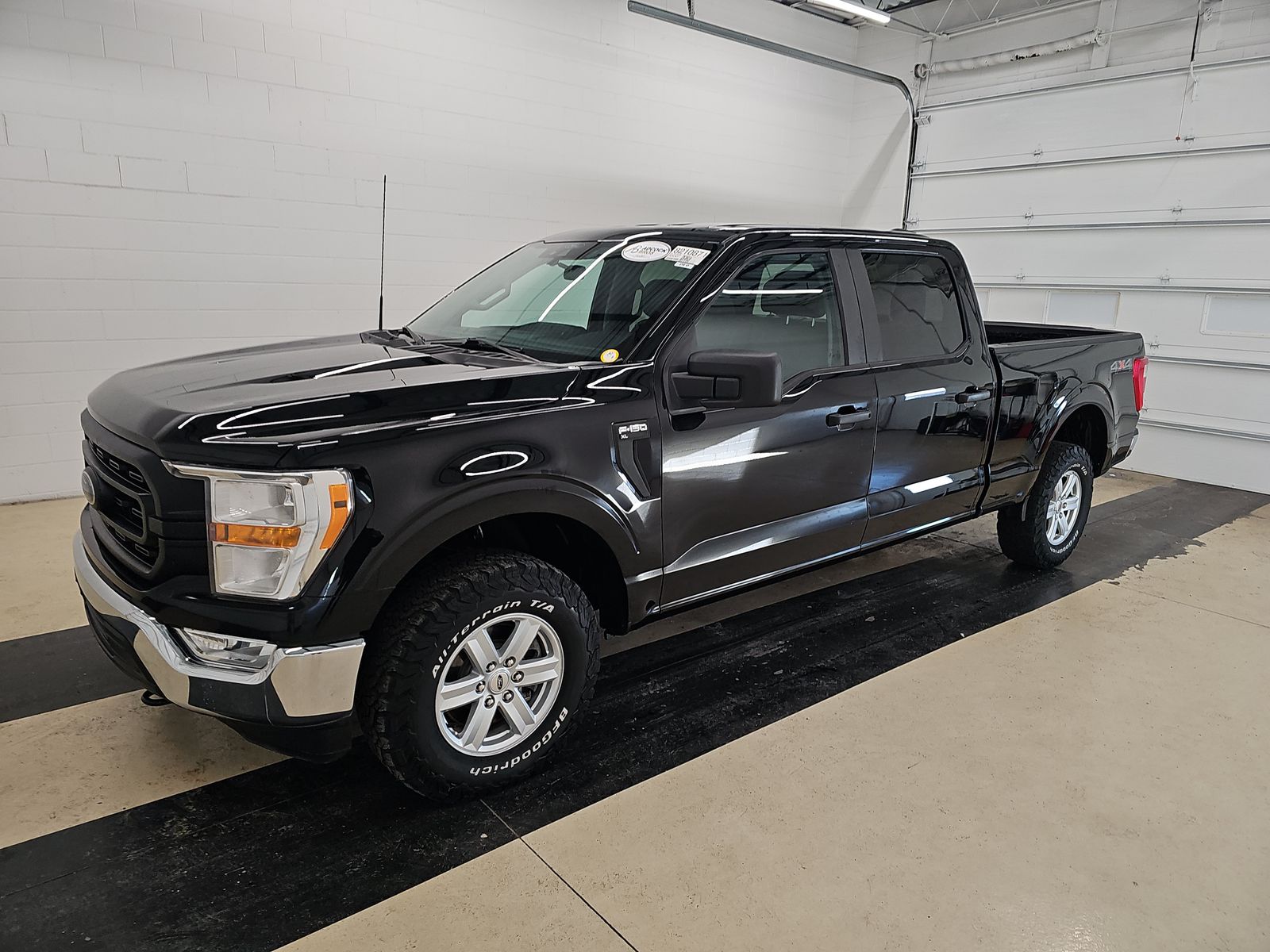 2022 Ford F-150 XL's photo