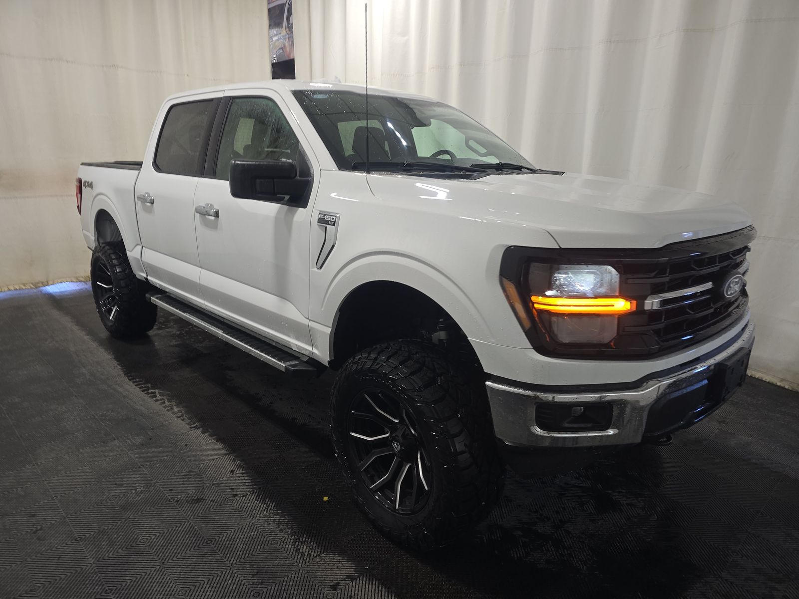 2025 Ford F-150 XLT AWD