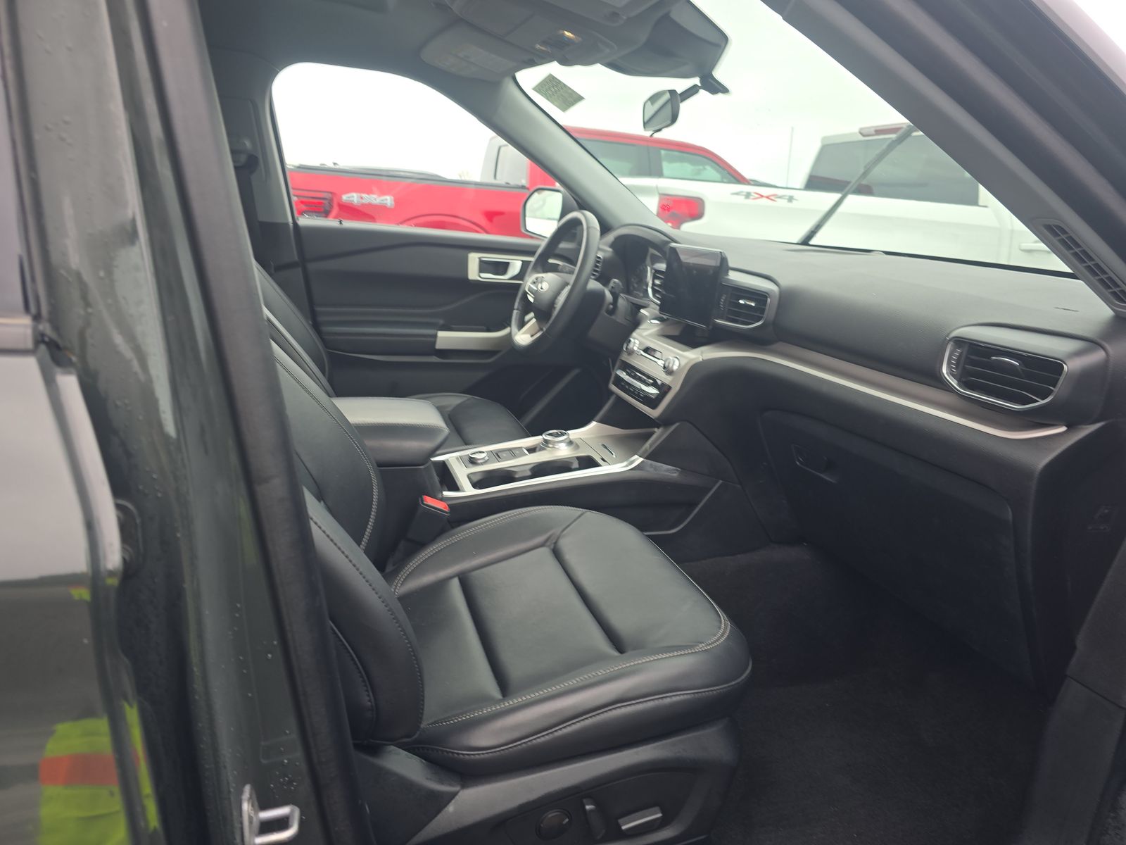 2023 Ford Explorer XLT AWD