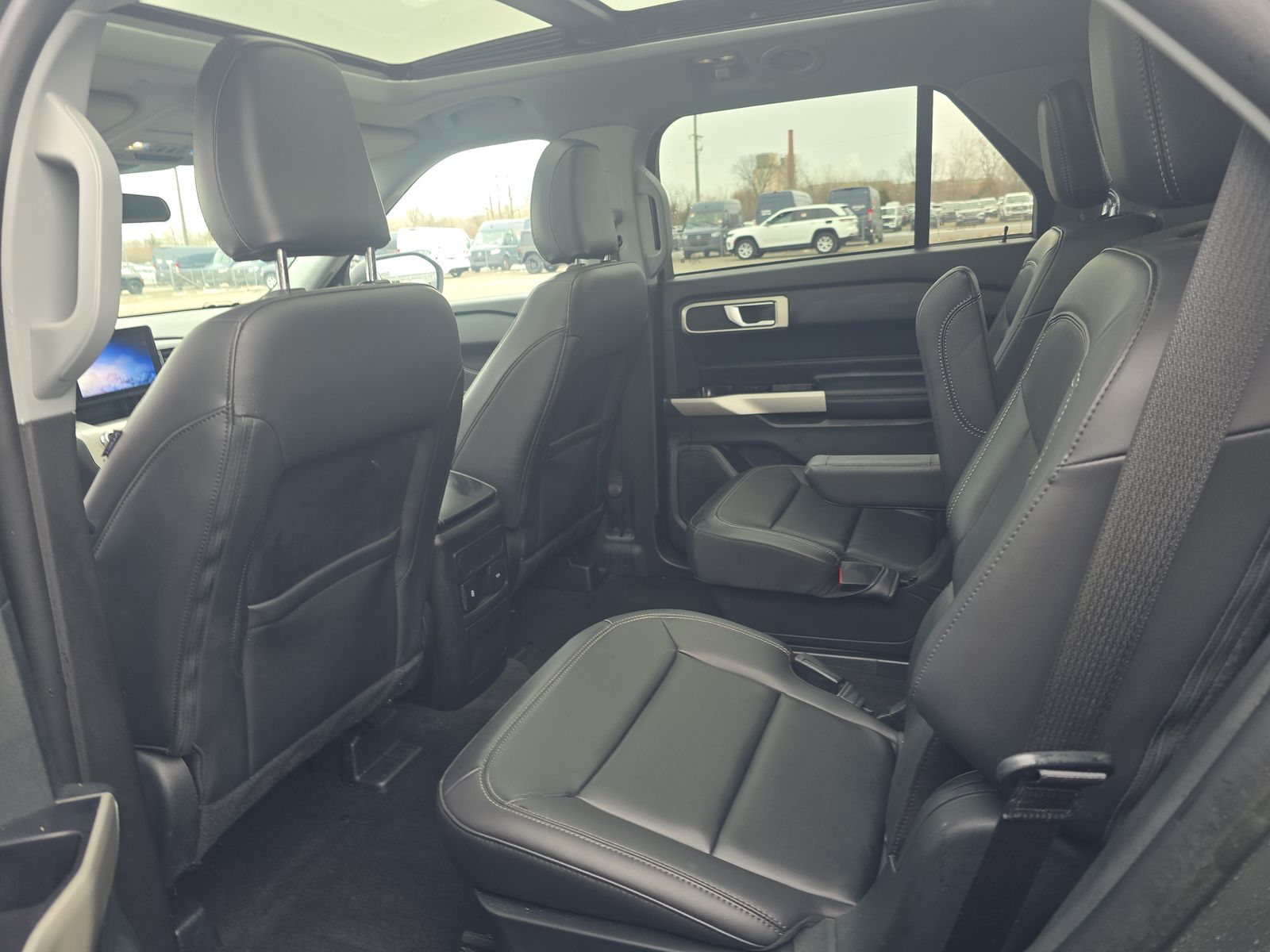 2023 Ford Explorer XLT AWD