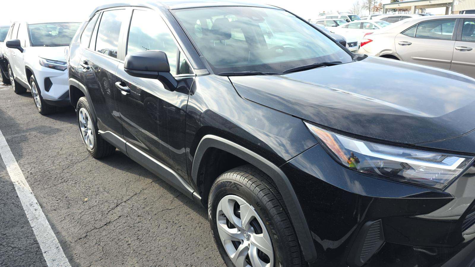 2024 Toyota RAV4 LE FWD