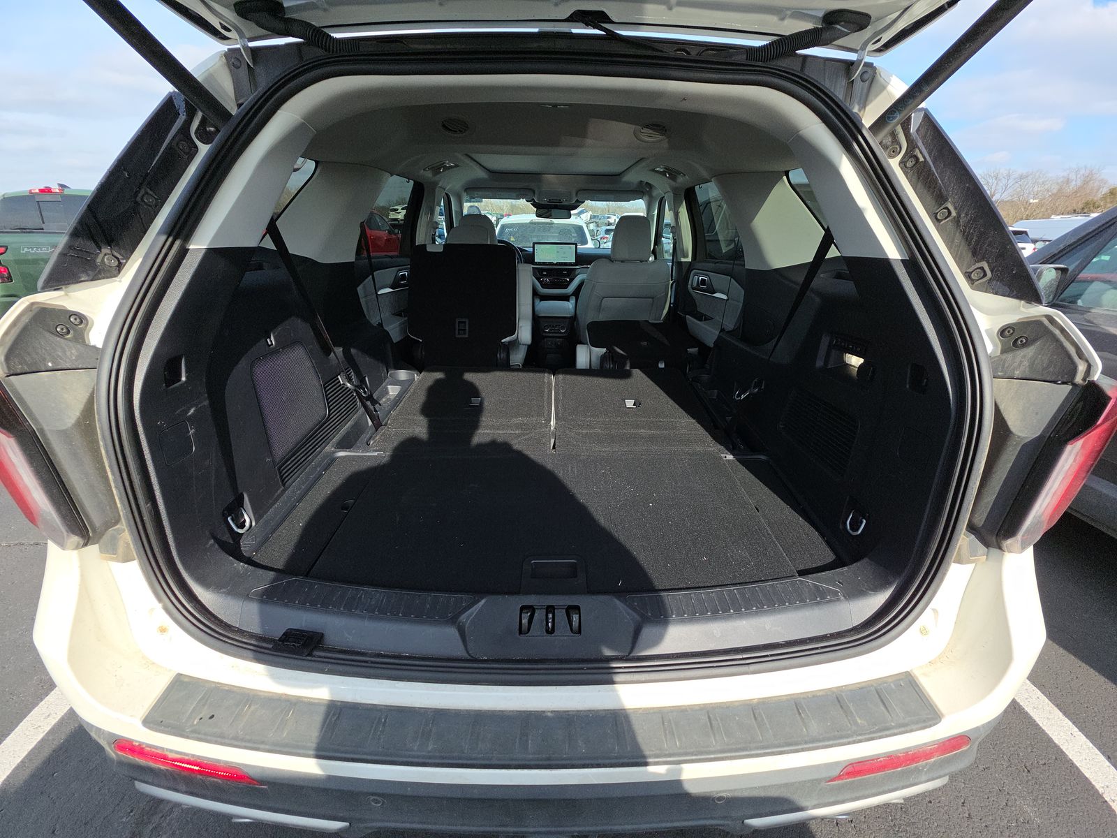 2025 Ford Explorer Platinum RWD