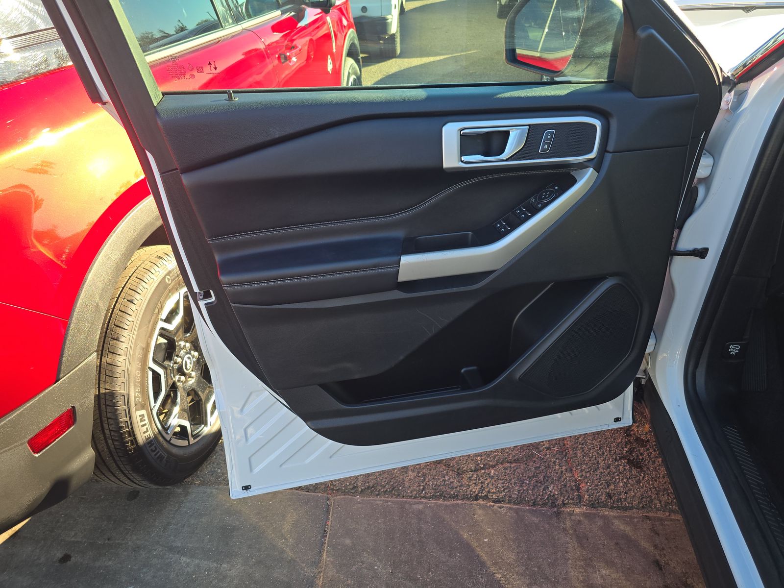 2022 Ford Explorer XLT RWD