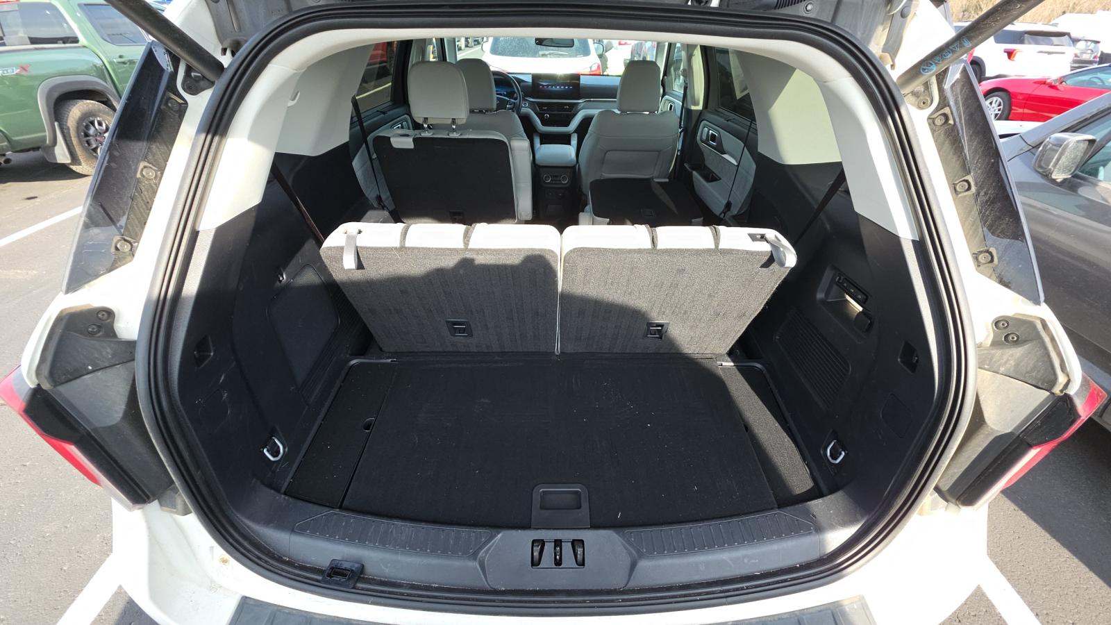 2025 Ford Explorer Platinum RWD