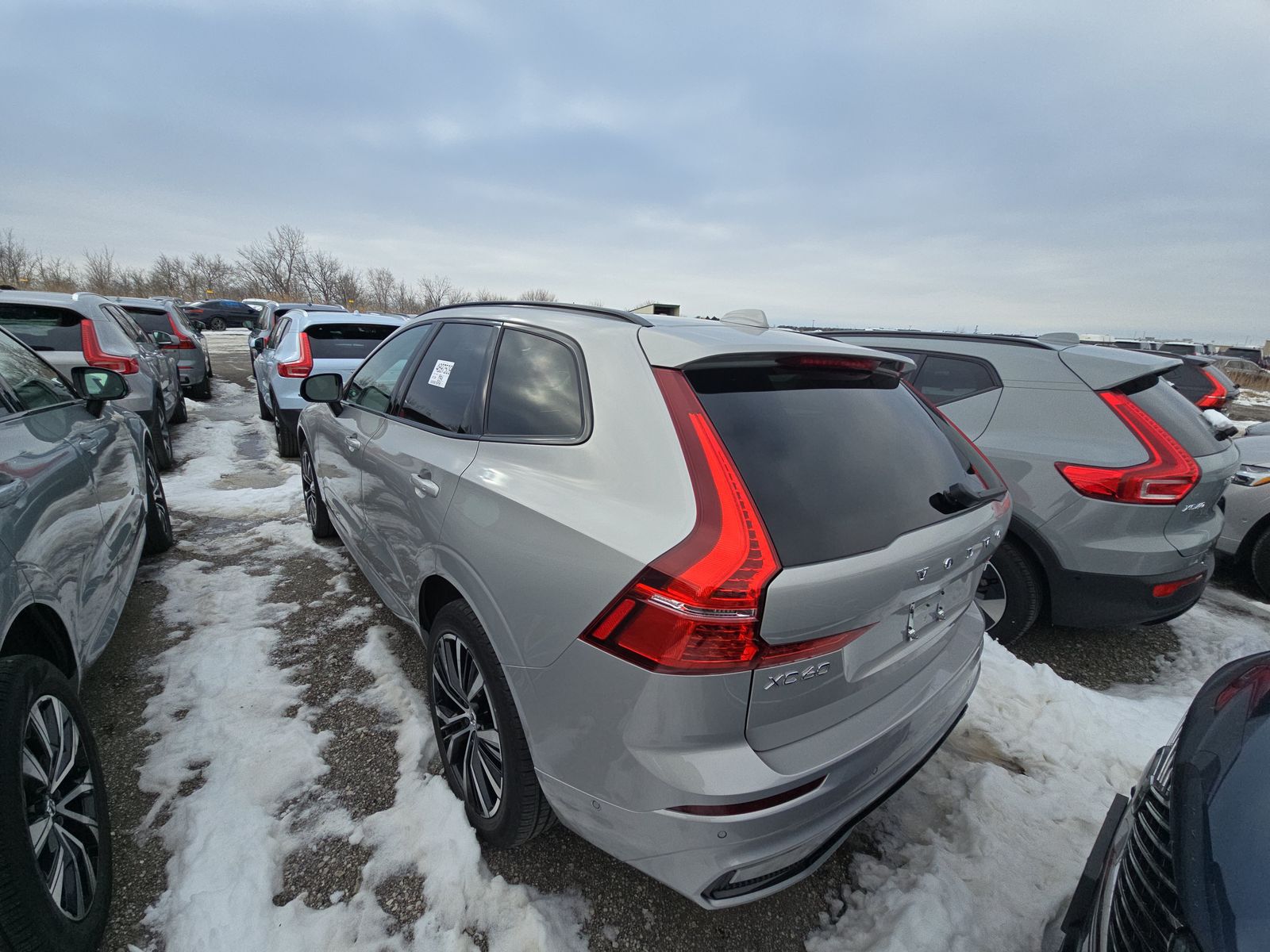 2025 Volvo XC60 B5 Plus AWD