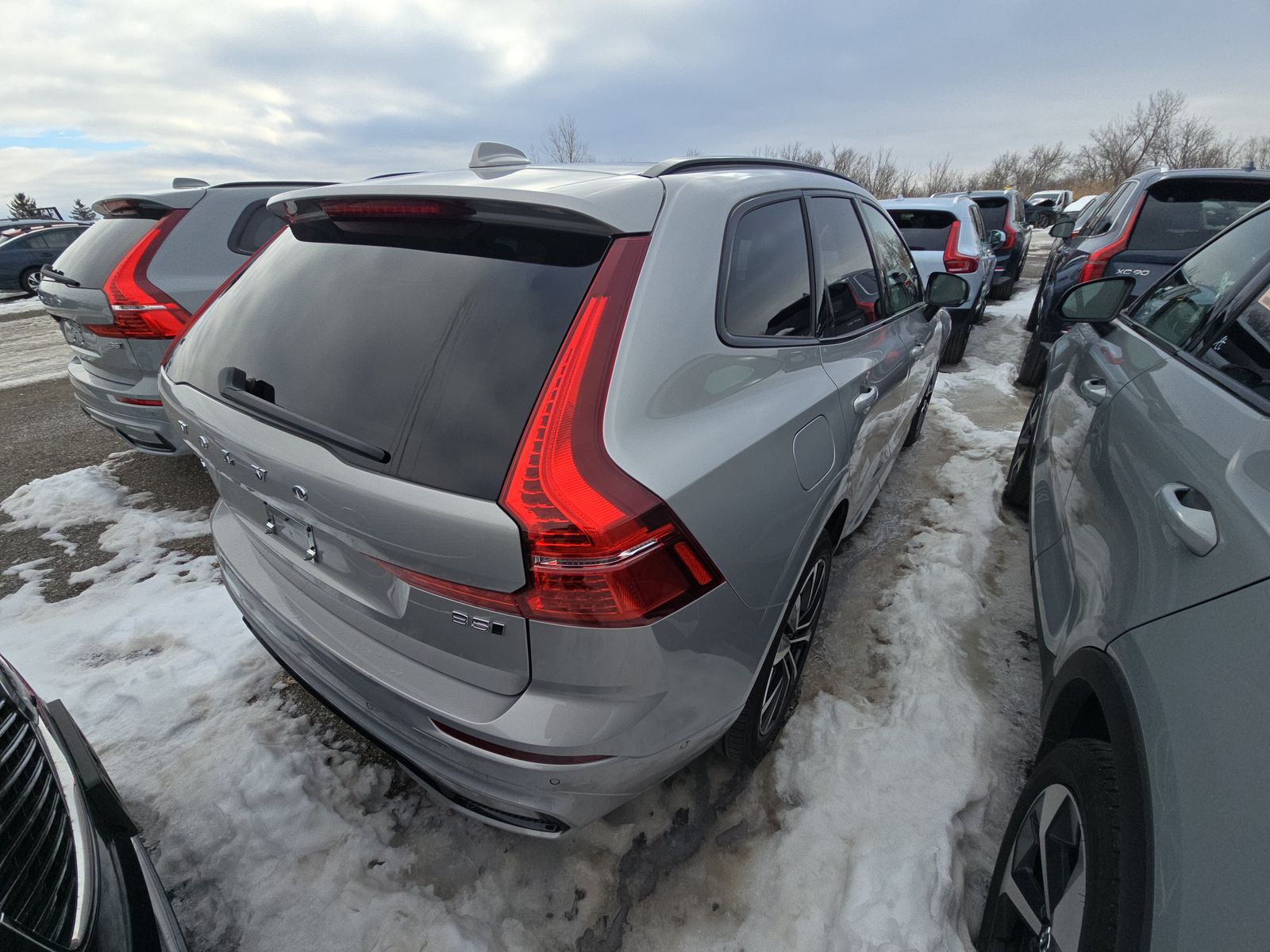 2025 Volvo XC60 B5 Plus AWD