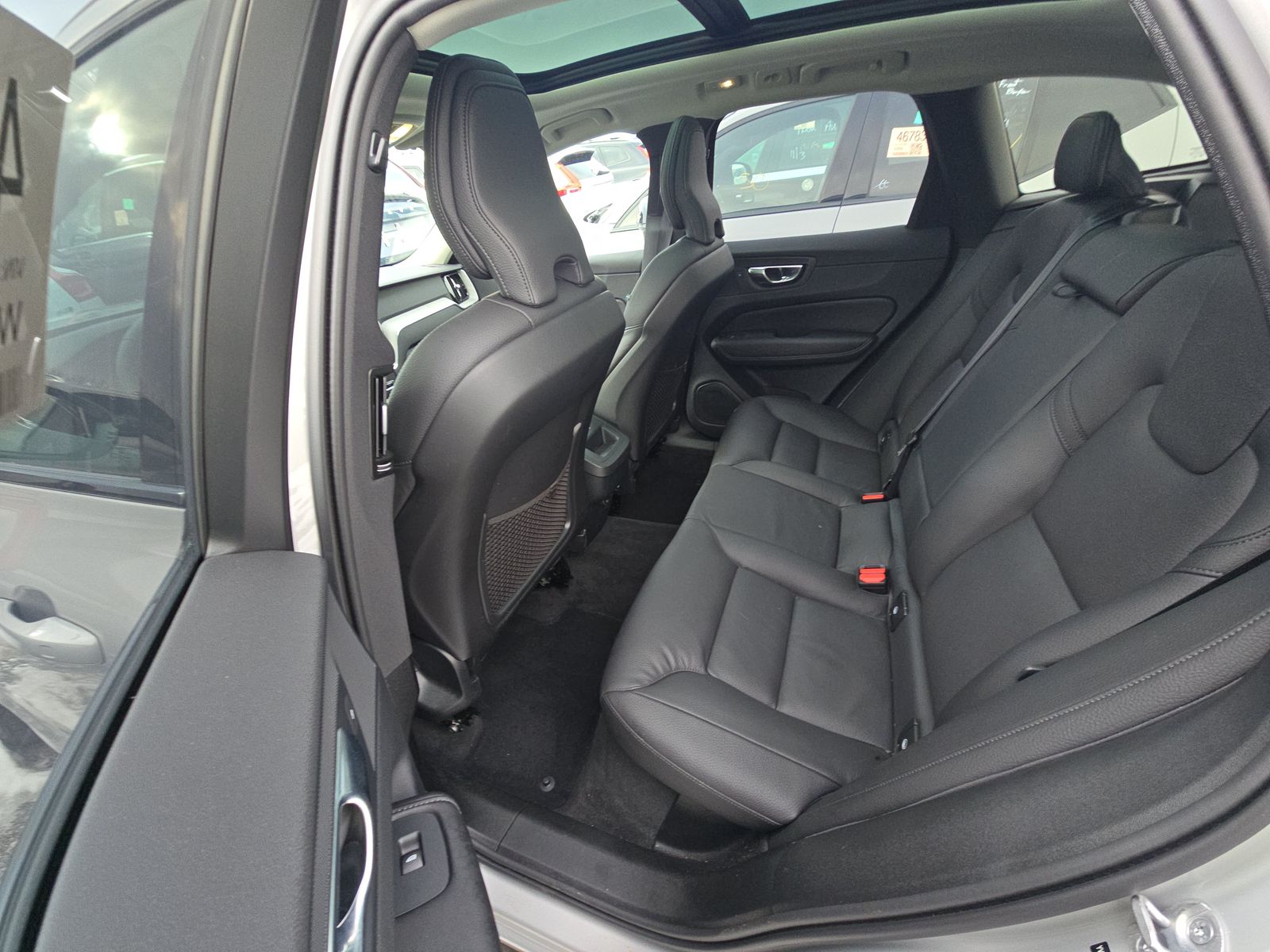 2025 Volvo XC60 B5 Plus AWD