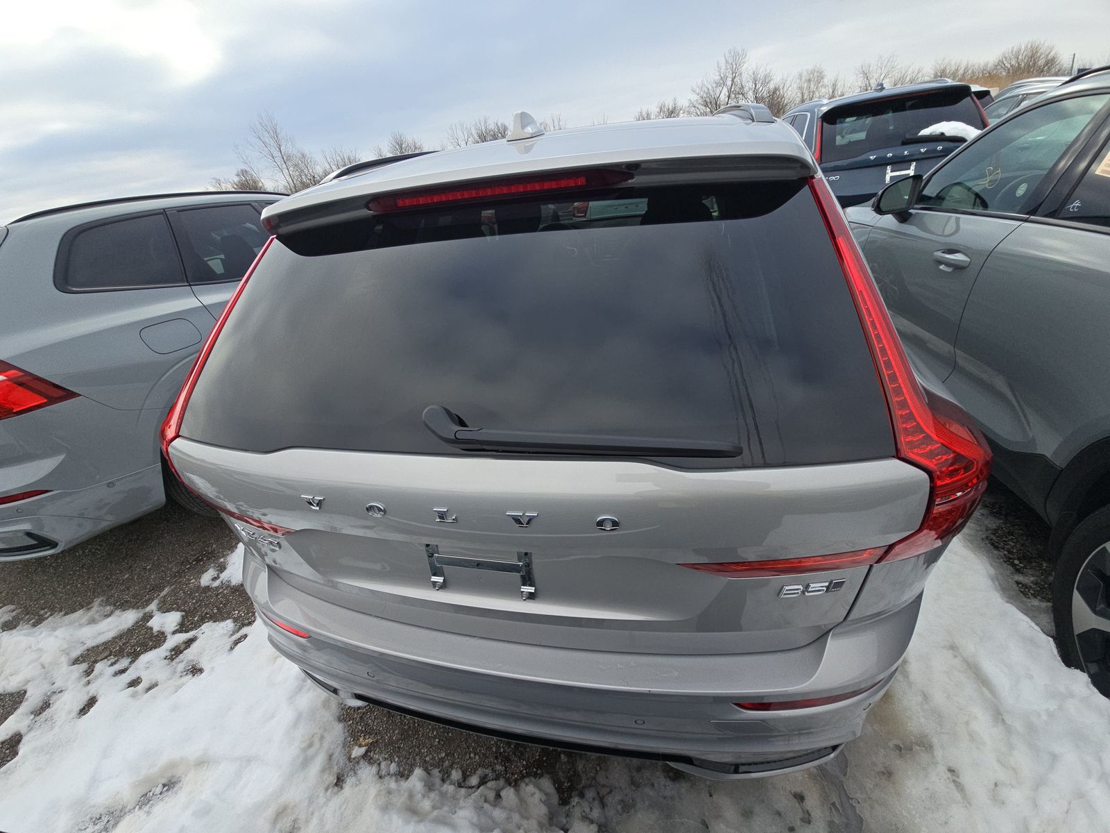 2025 Volvo XC60 B5 Plus AWD