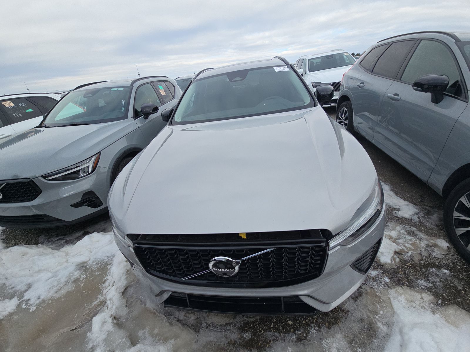 2025 Volvo XC60 B5 Plus AWD