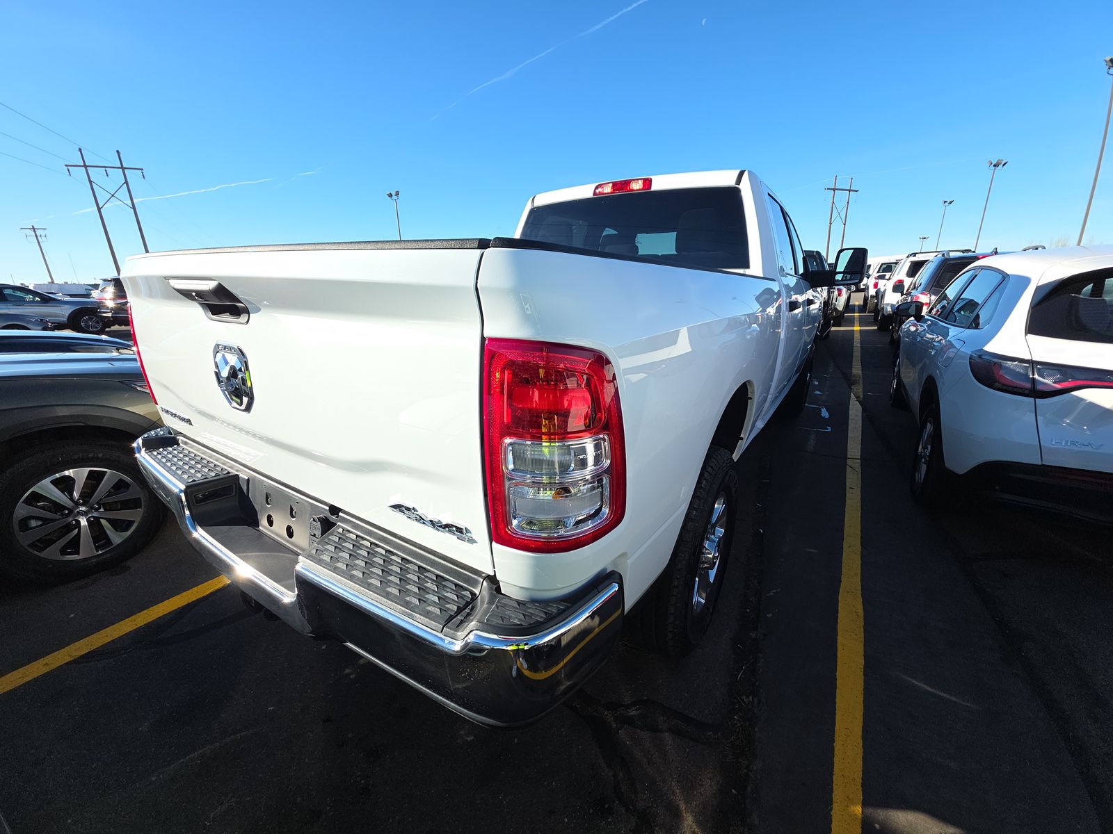 2023 DODGE RAM 2500 BIG HORN DIESEL WHITE SHORT BED SINGLE - Image 4