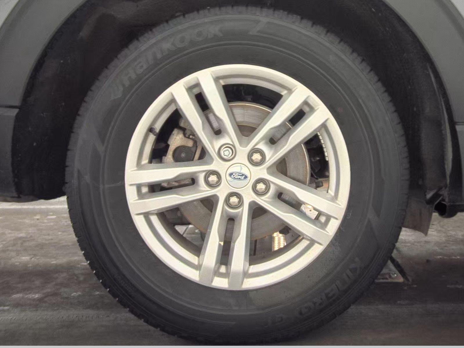 2023 Ford Explorer XLT AWD